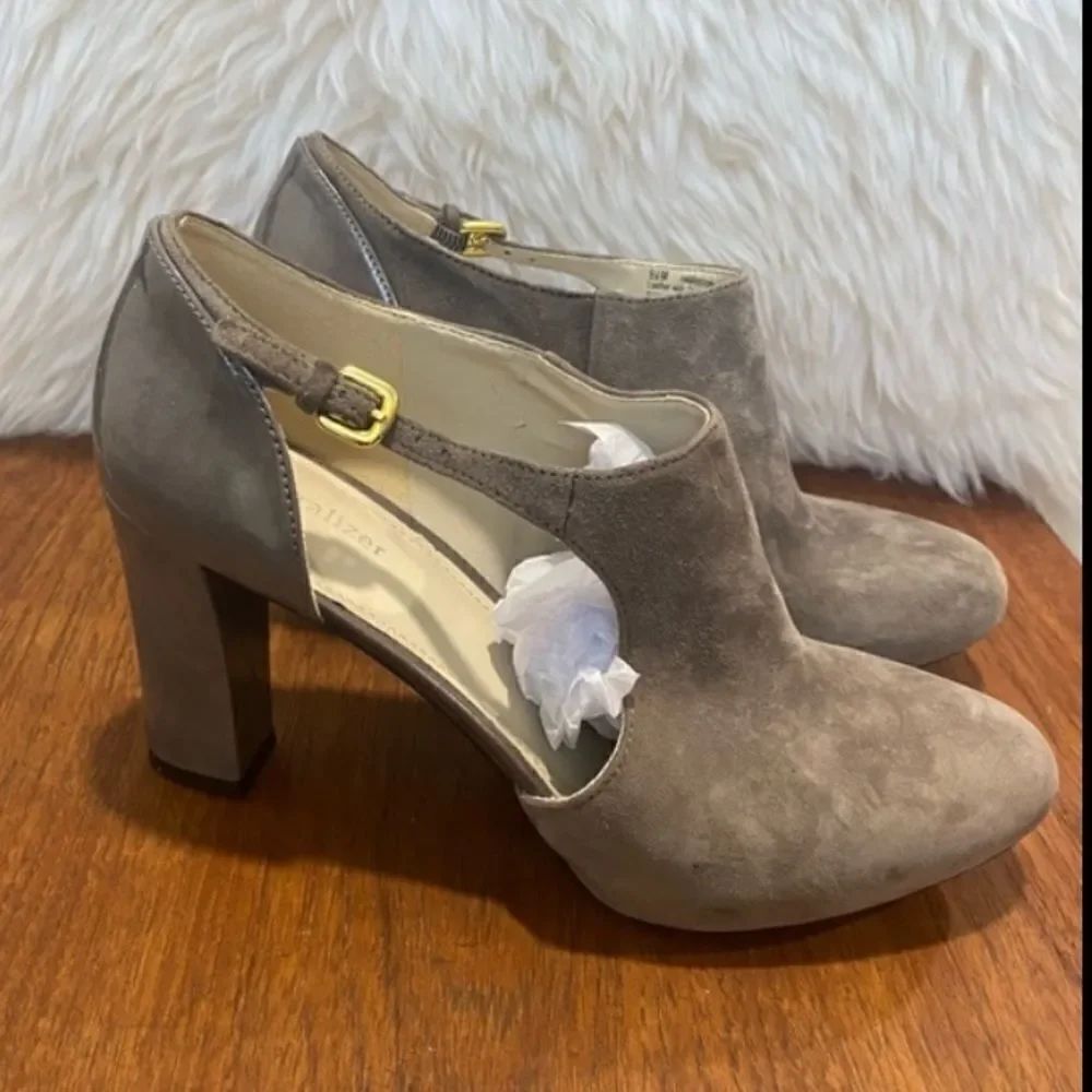 Naturalizer Neutral Gray Leather Pumps Booties